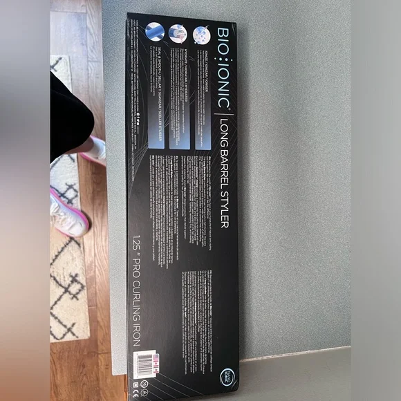 Bio Ionic long barrel 1.25 inch curling iron - Picture 6 of 6